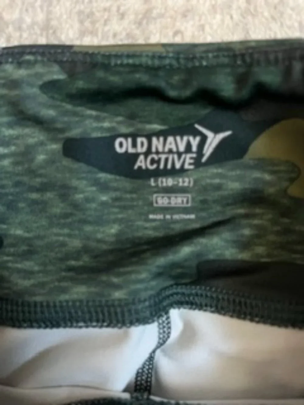 🧡3/15 Old Navy Active Camo Leggings L(10-12)
